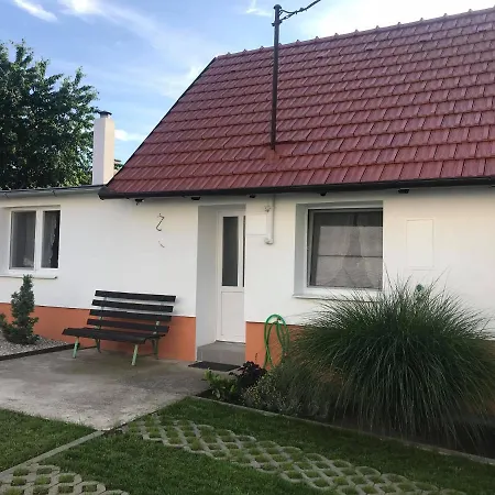 Chalupa Na Lipove V Hlohovci Hlohovec Exterior photo