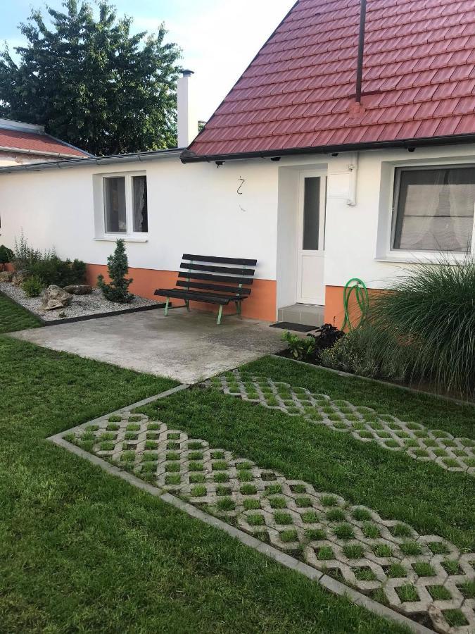 Apartment Na Lipove V Hlohovci *
